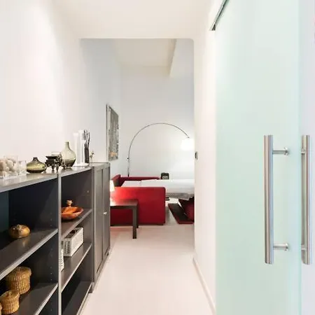 Chic & Modern 1 Bed Sleeps 4, Vatican *